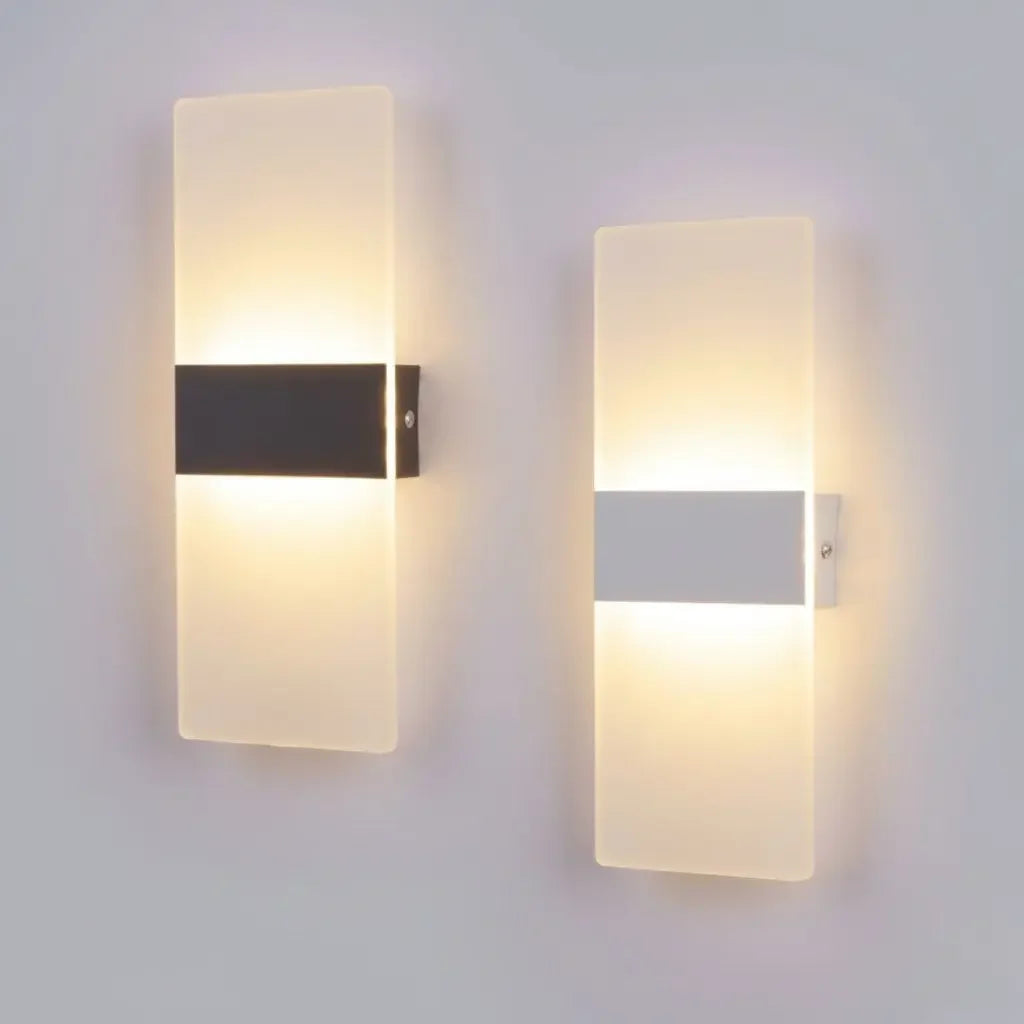 Minimalist Wall Sconce in Acrylic Modern Lighting