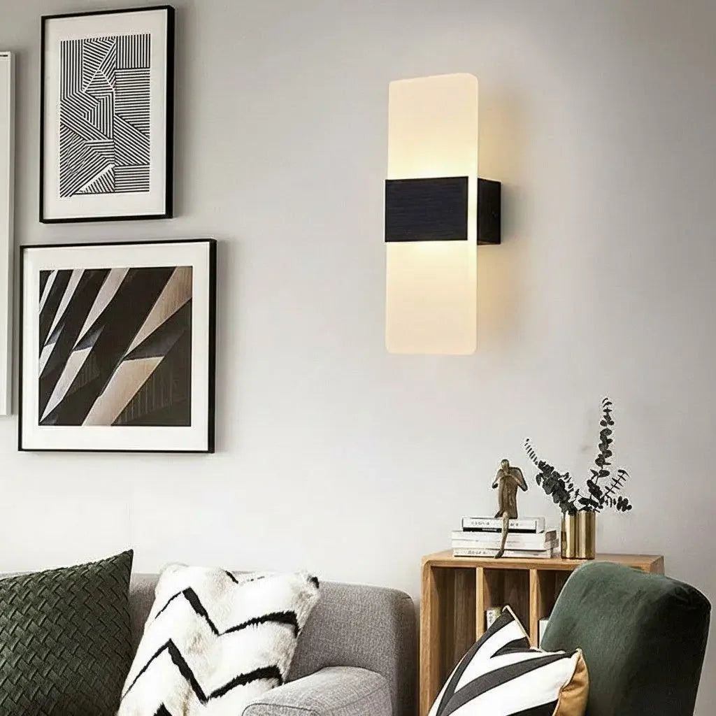 Minimalist Wall Sconce in Acrylic Modern Lighting