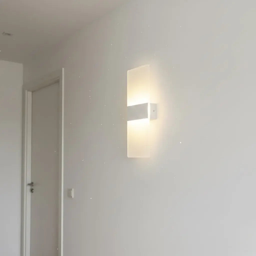 Minimalist Wall Sconce in Acrylic Modern Lighting