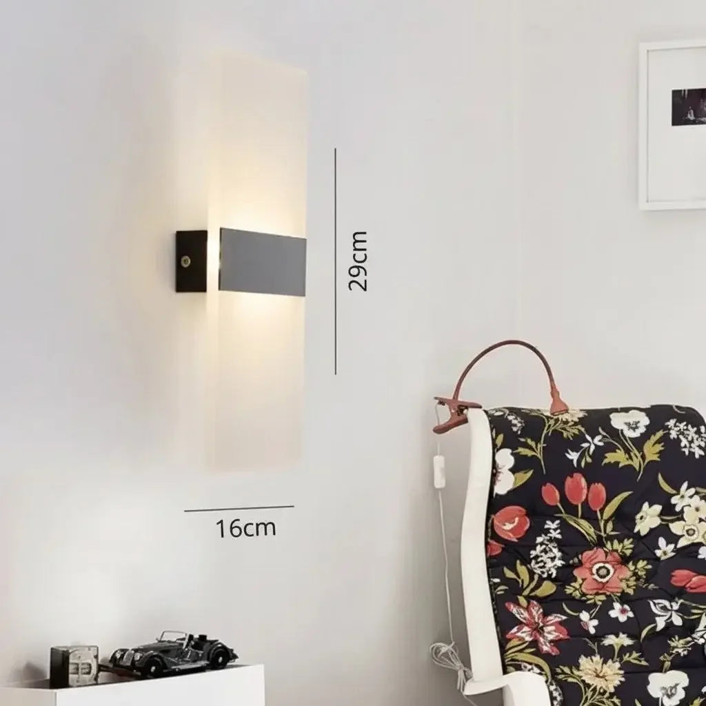 Minimalist Wall Sconce in Acrylic Modern Lighting