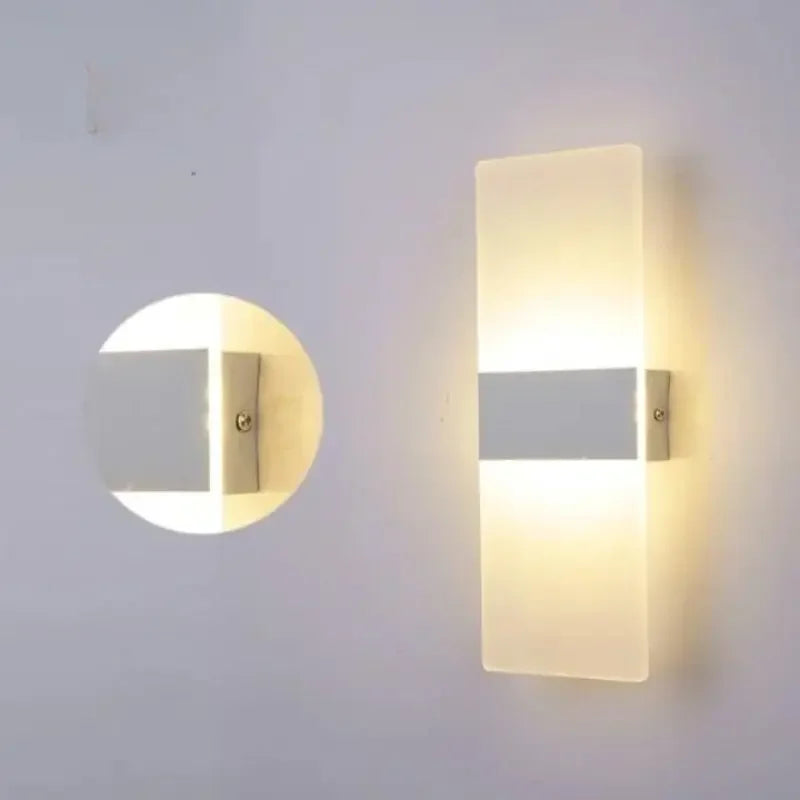 Minimalist Wall Sconce in Acrylic Modern Lighting