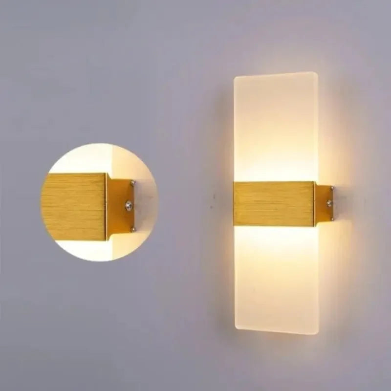 Minimalist Wall Sconce in Acrylic Modern Lighting